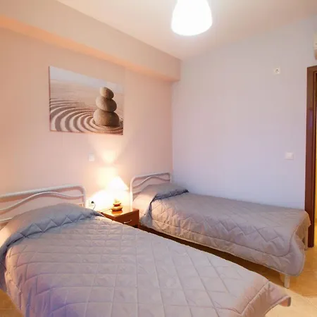 Sleeps 6 *
