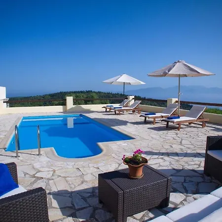 Sleeps 6 Villa *