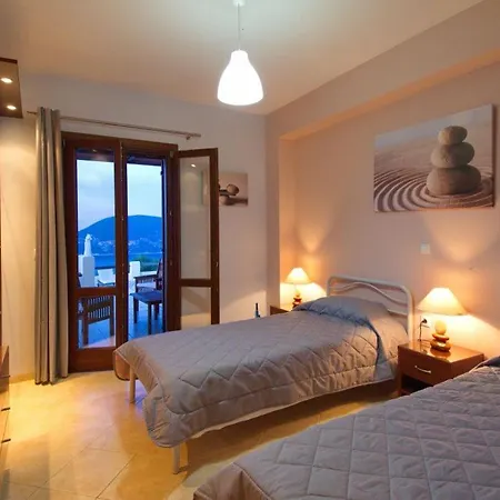 Sleeps 6 Villa *
