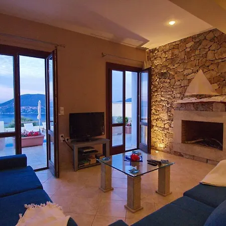 Sleeps 6 Villa *