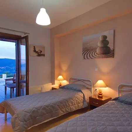 Villa Sleeps 6 Katsaráta