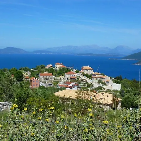 Sleeps 6 Katsaráta