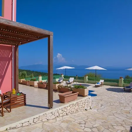 Sleeps 6 Villa *