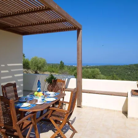 Villa Sleeps 6 Katsaráta